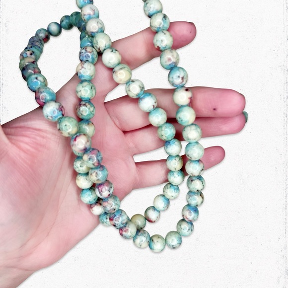 15A. Plastic Southwest Beaded Necklace - Picture 4 of 6